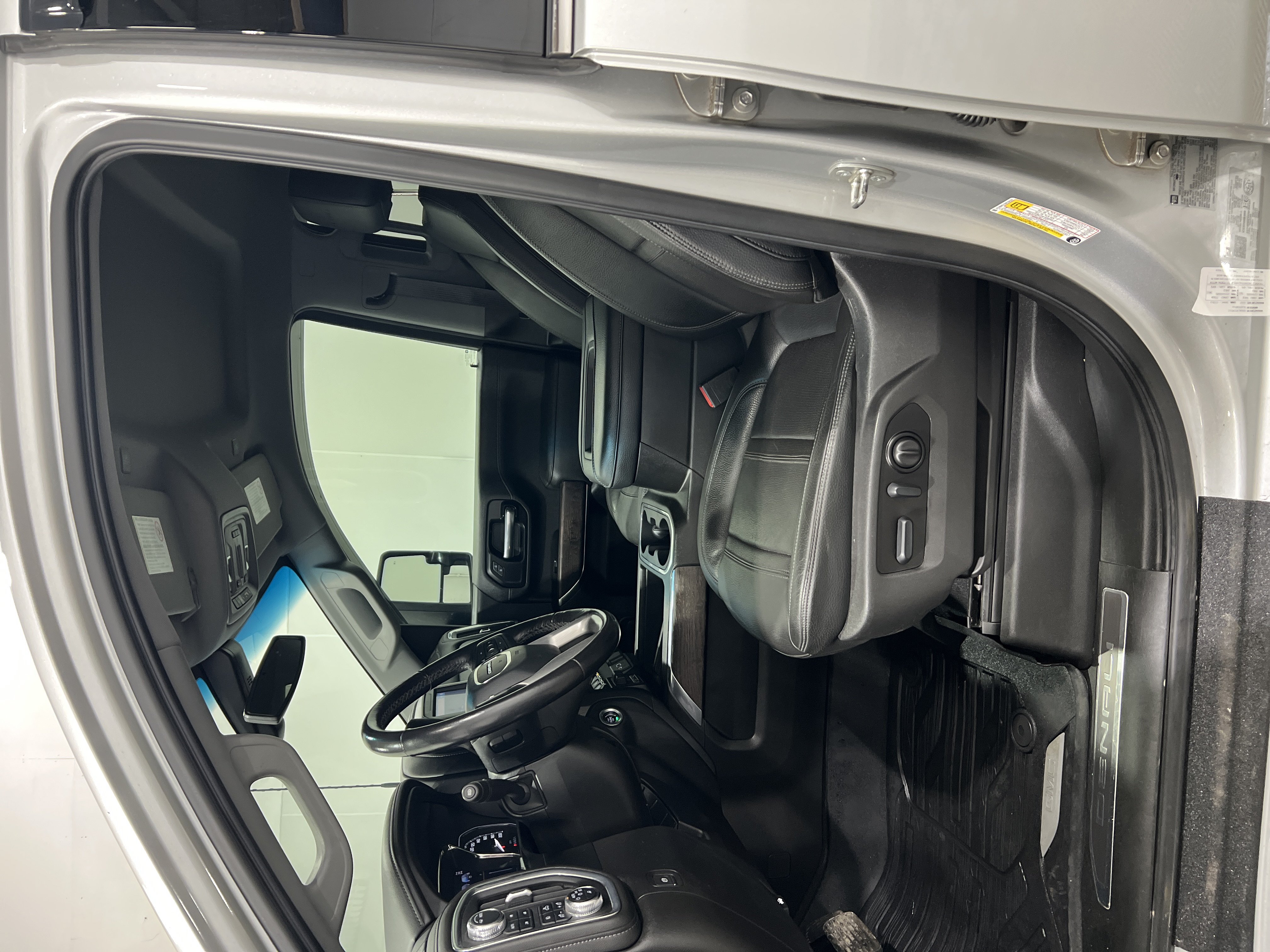 Used 2022 GMC Sierra 3500 Denali AWD/4WD image 13