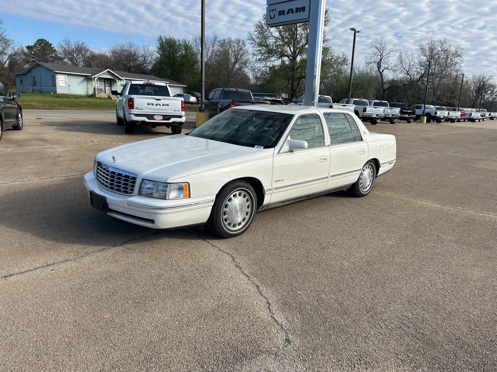 Used 1997 Cadillac De Ville Sedan image 1