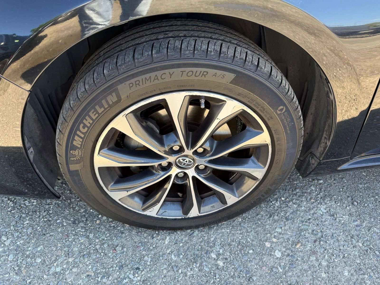 Used 2018 Toyota Avalon XLE image 9