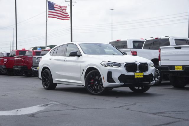 Used 2022 BMW X4 M40i w/ Premium Package image 2