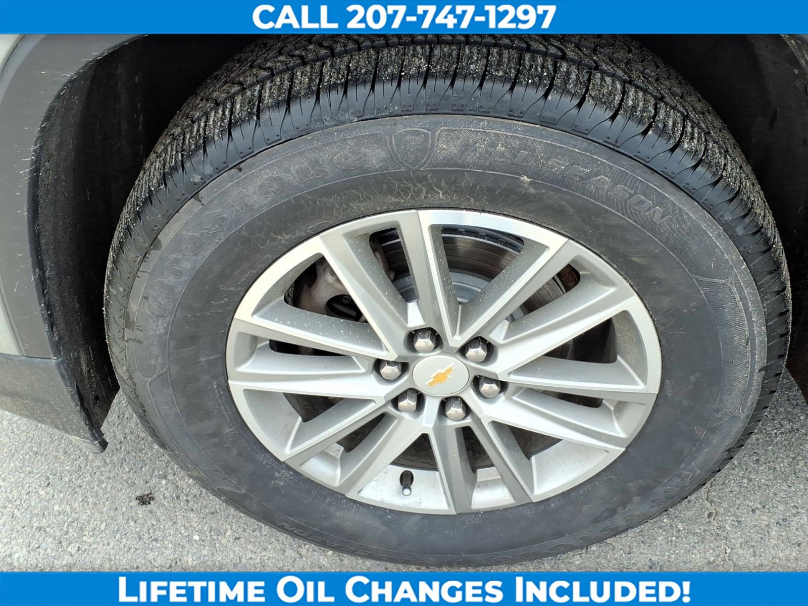 Used 2023 Chevrolet Traverse LT AWD/4WD image 9