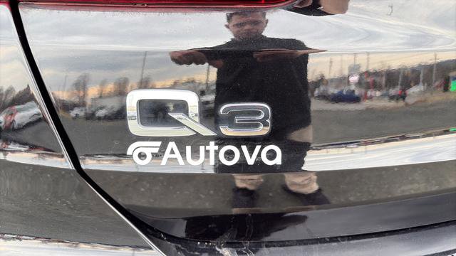 Used 2023 Audi Q3 2.0T Premium Plus w/ Premium Plus Package image 16