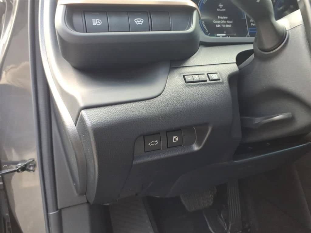 Used 2023 Toyota Crown Platinum AWD/4WD image 17