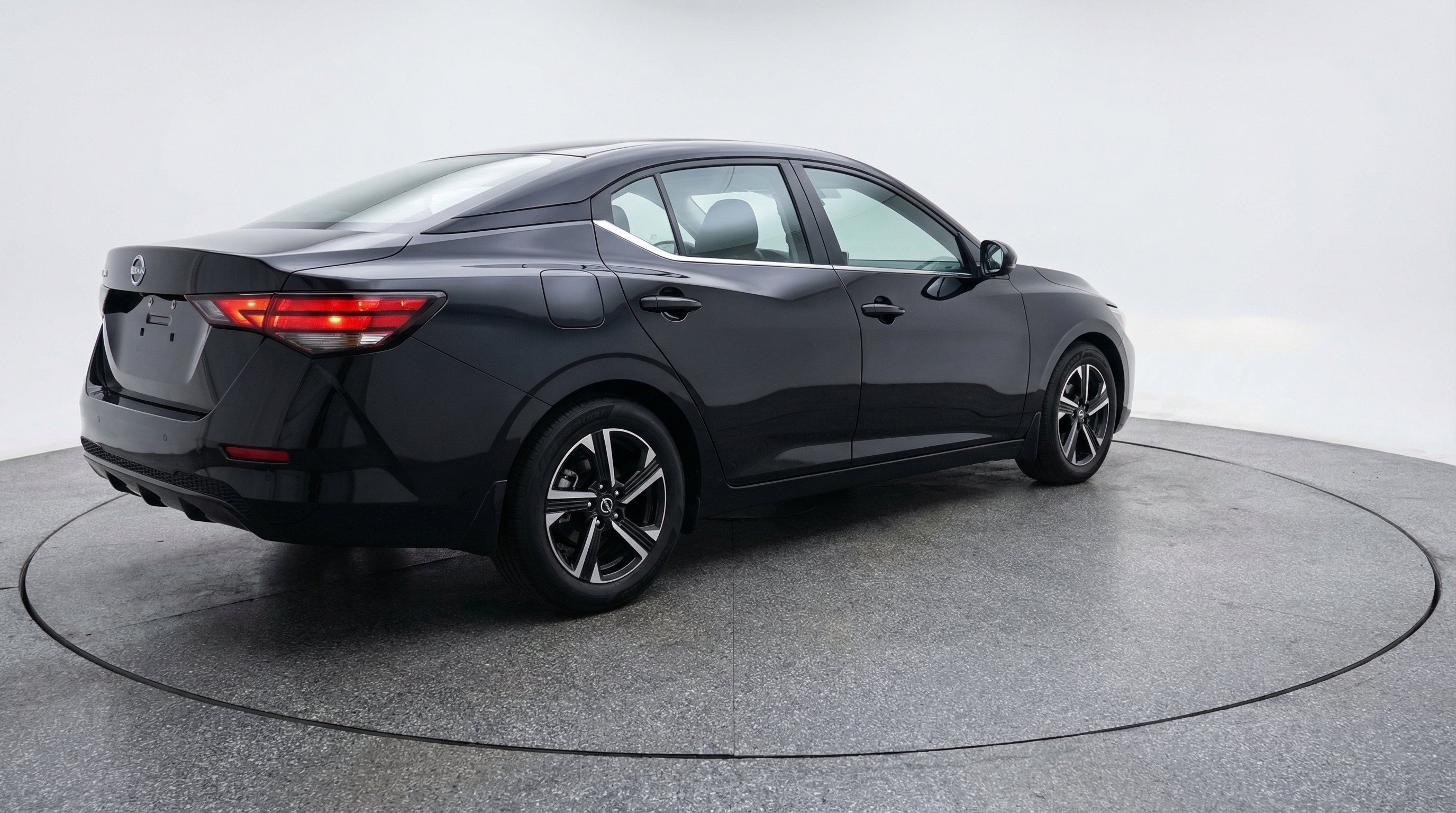 Used 2025 Nissan Sentra SV FWD image 9