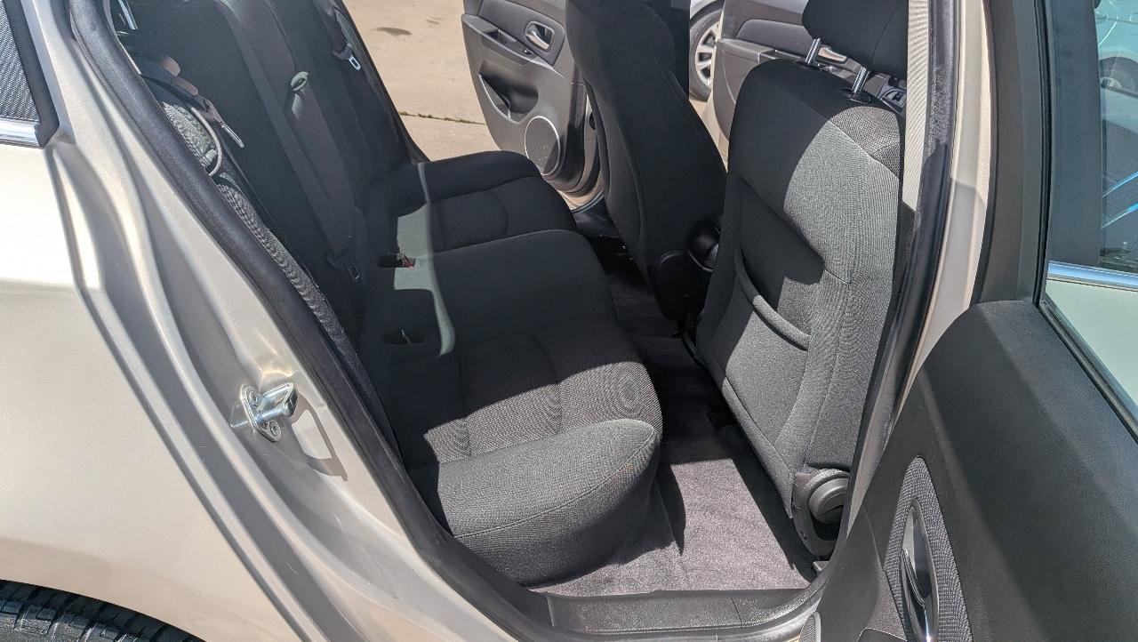 Used 2012 Chevrolet Cruze LT FWD image 13