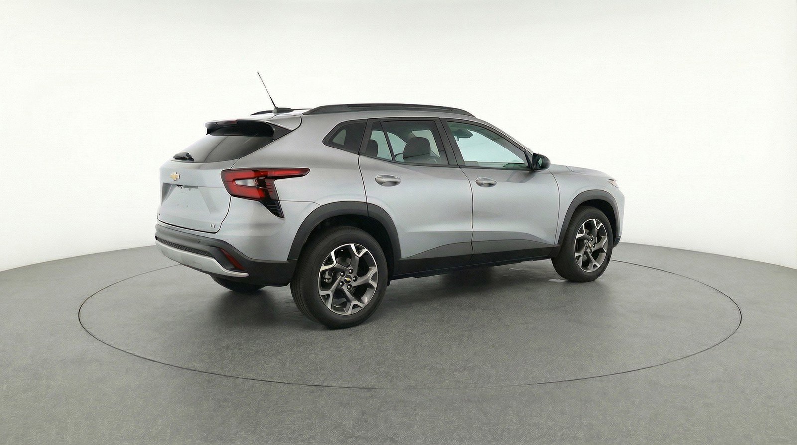 Used 2025 Chevrolet Trax LT w/ LT Convenience Package image 9