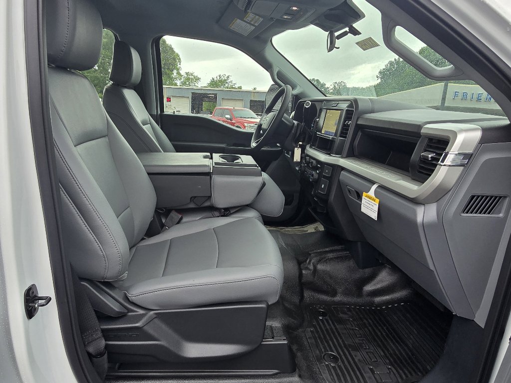 New 2025 Ford F250 XL w/ FX4 Off-Road Package image 13