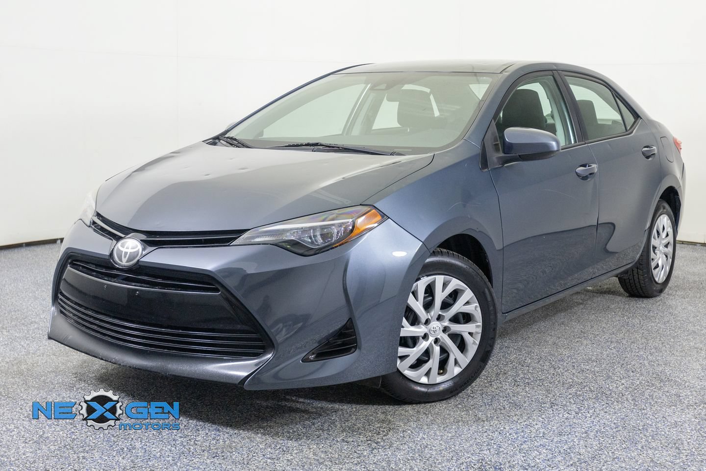 Used 2018 Toyota Corolla LE FWD image 3