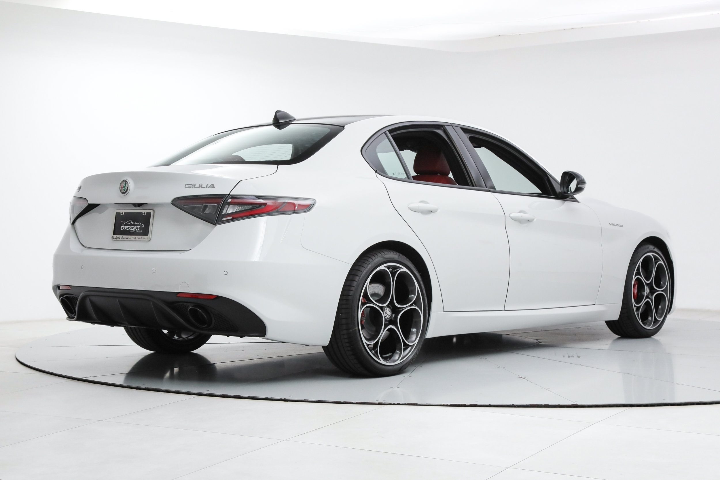 New 2026 Alfa Romeo Giulia w/ Driving Assist Package RWD image 5