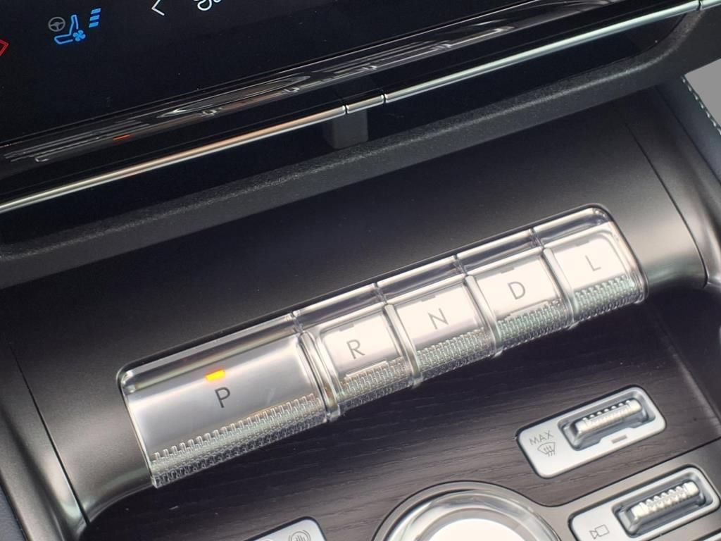 New 2025 Lincoln Nautilus Reserve AWD/4WD image 21