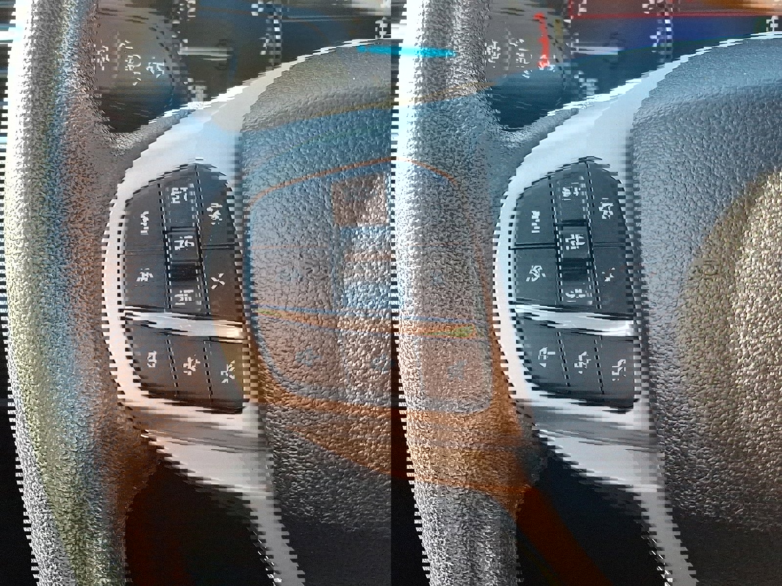 Used 2022 Ford Explorer Limited w/ Equipment Group 301A image 22