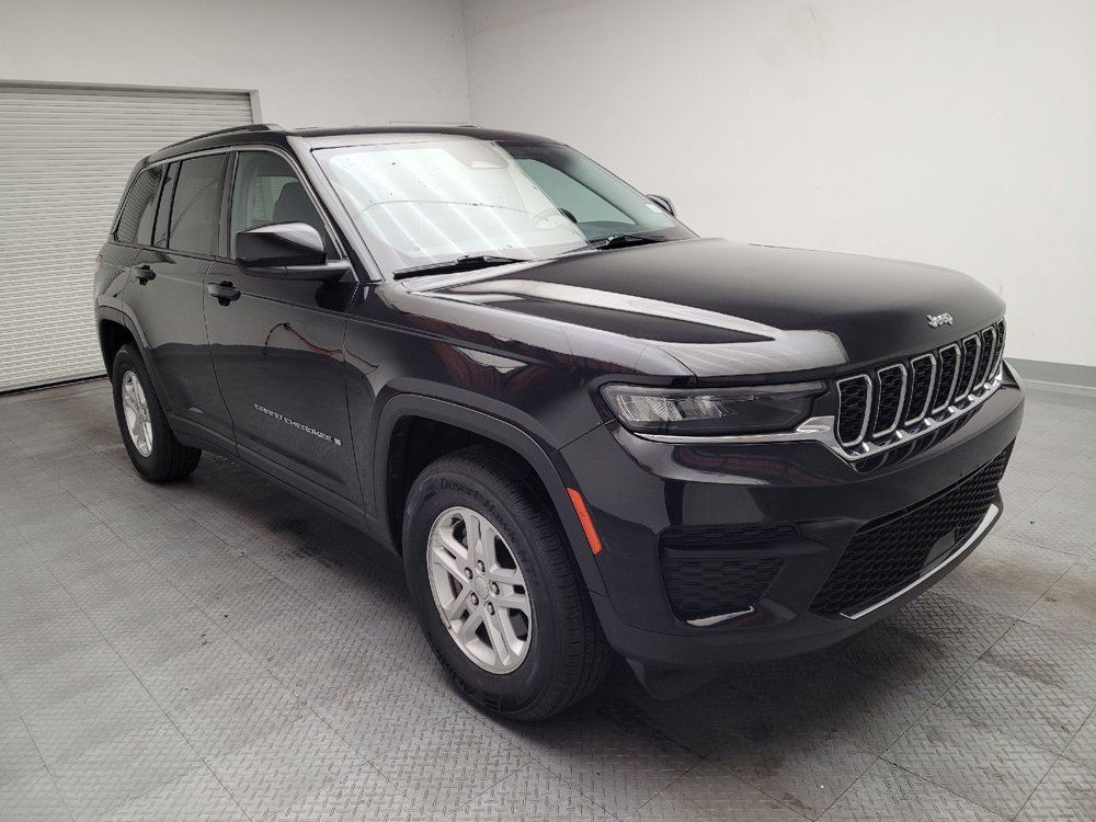 Used 2024 Jeep Grand Cherokee Laredo RWD image 13