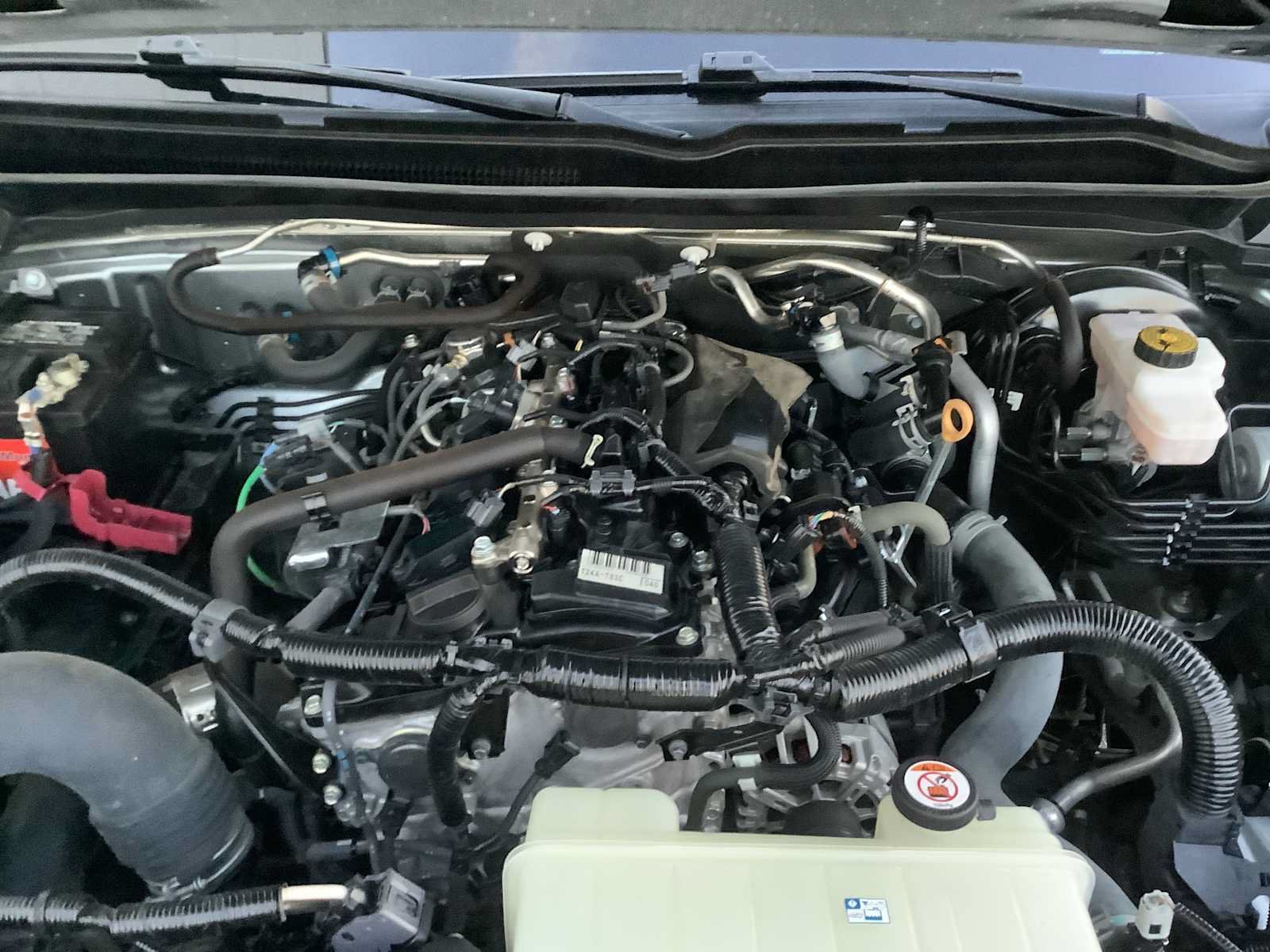 Used 2024 Toyota Tacoma SR5 AWD/4WD image 8