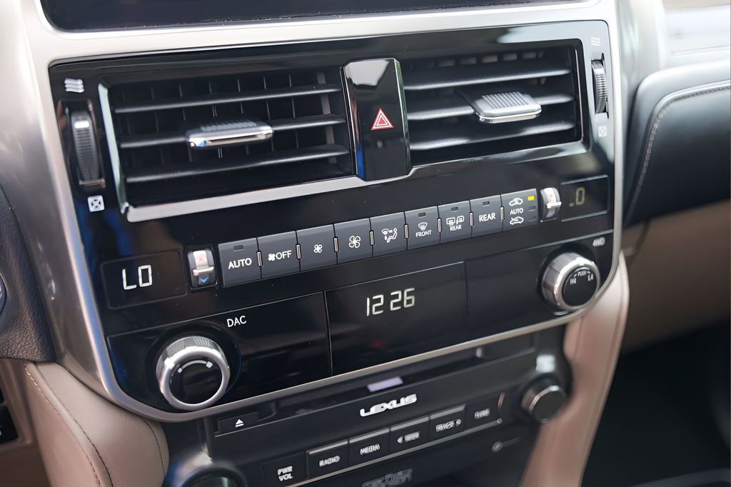 Used 2023 Lexus GX 460 Premium AWD/4WD image 18