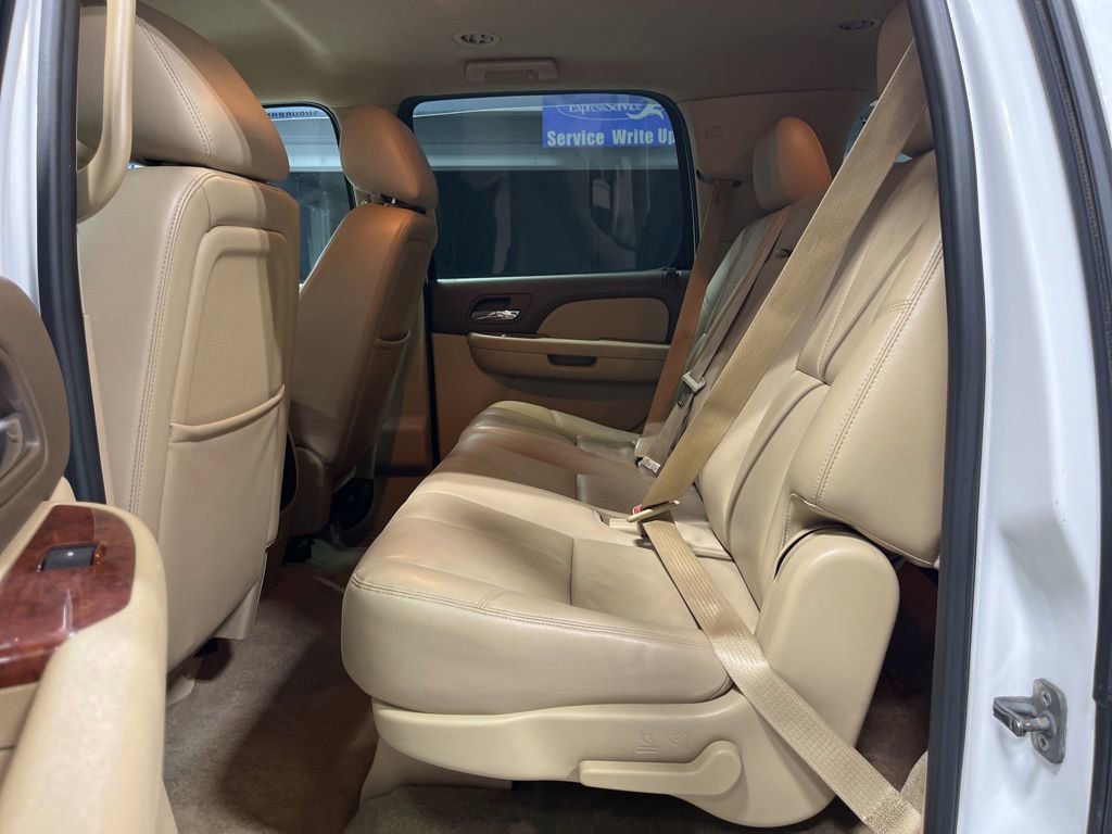 Used 2012 Chevrolet Suburban LT w/ Luxury Package AWD/4WD image 33