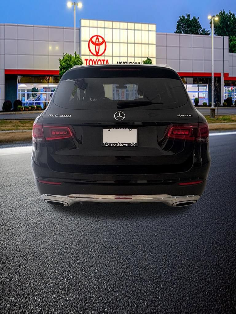 Used 2021 Mercedes-Benz GLC 300 4MATIC image 5
