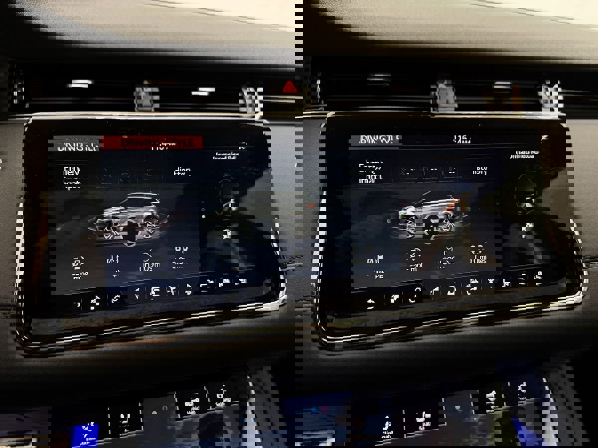 Used 2020 Land Rover Range Rover Evoque R-Dynamic SE image 25