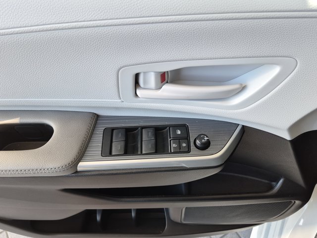 Certified 2026 Toyota Sienna LE FWD image 18