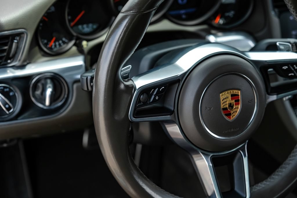 Used 2019 Porsche 911 Carrera RWD image 12