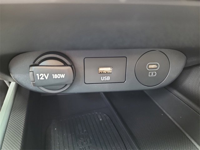 New 2025 Hyundai Elantra Limited image 23