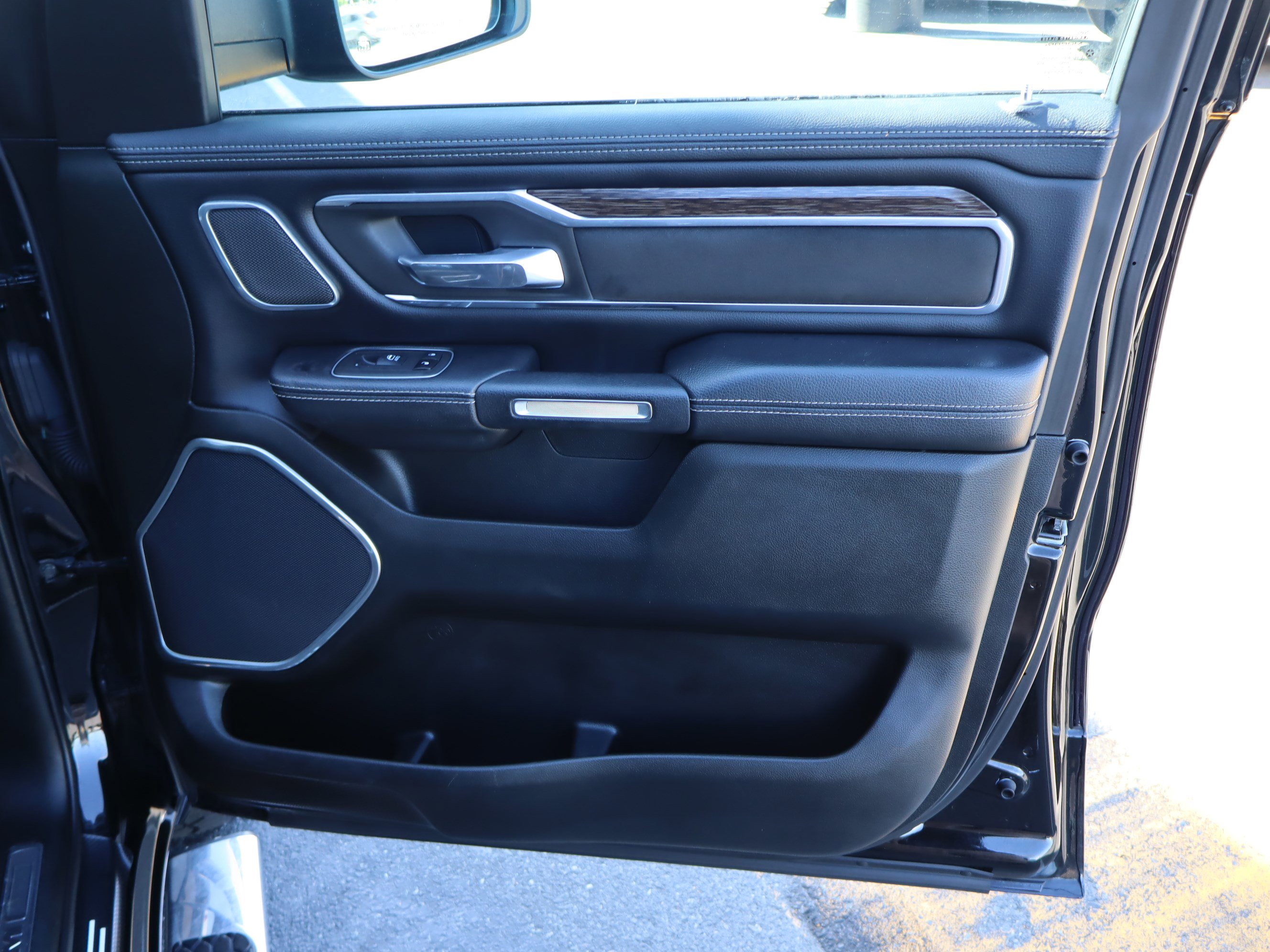 Used 2020 RAM 1500 Laramie AWD/4WD image 37
