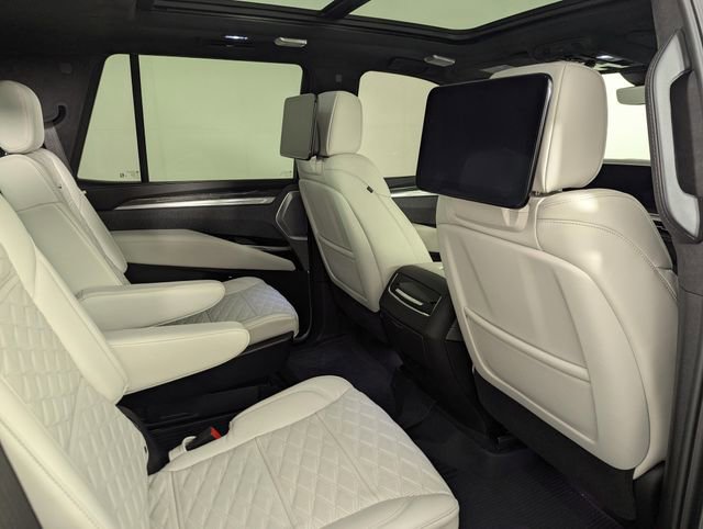 Used 2025 Cadillac Escalade V image 21