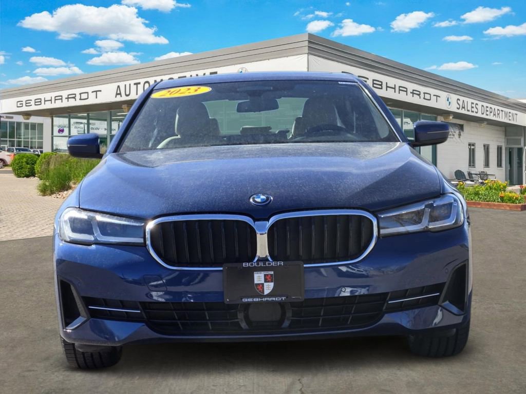 Used 2023 BMW 530e xDrive 530e iPerformance image 2