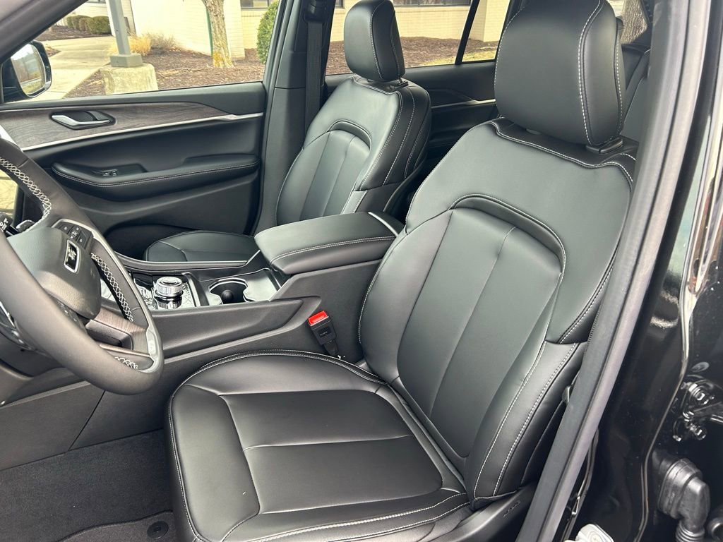 New 2025 Jeep Grand Cherokee Limited image 6