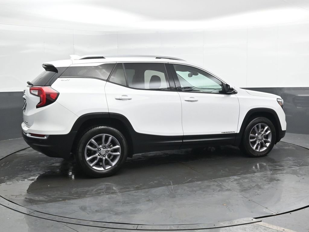 Used 2023 GMC Terrain SLT image 4