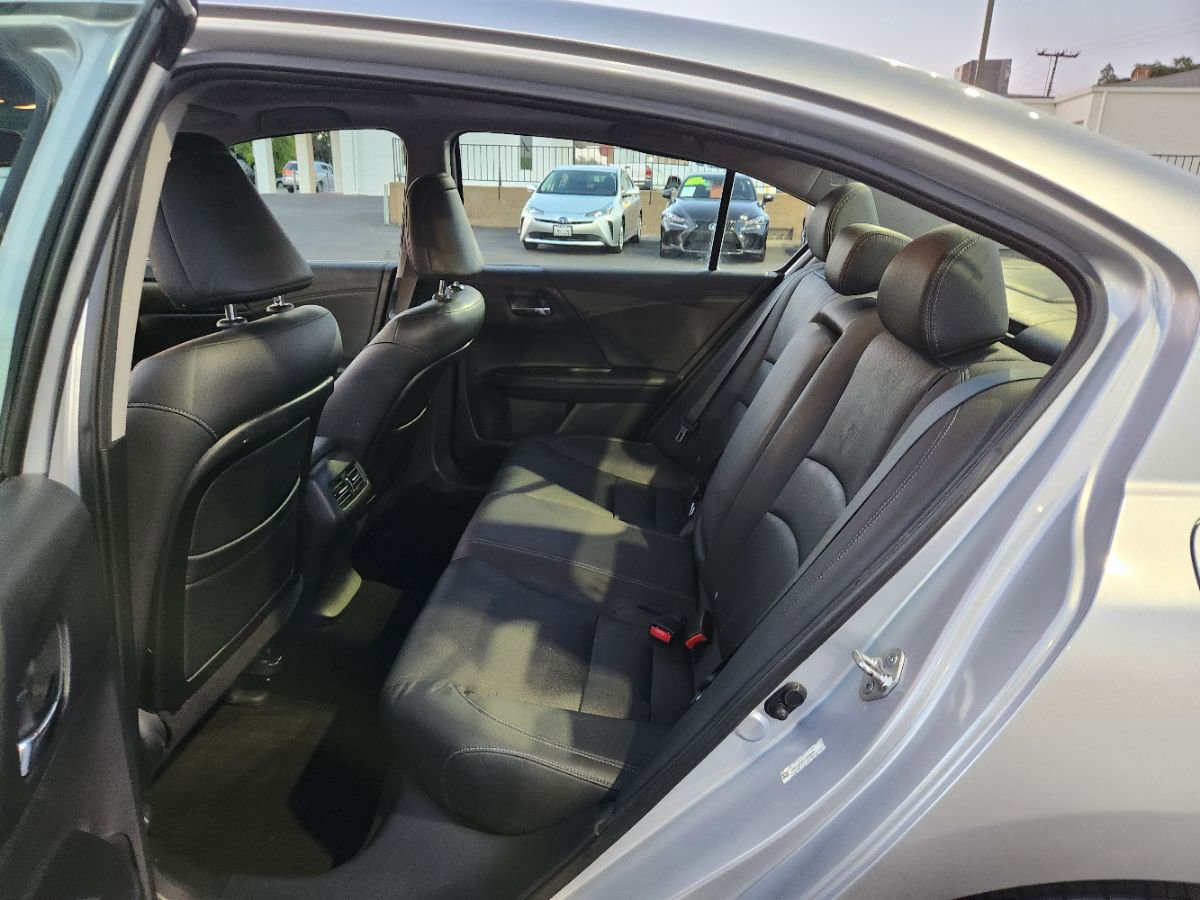 Used 2013 Honda Accord Touring image 9