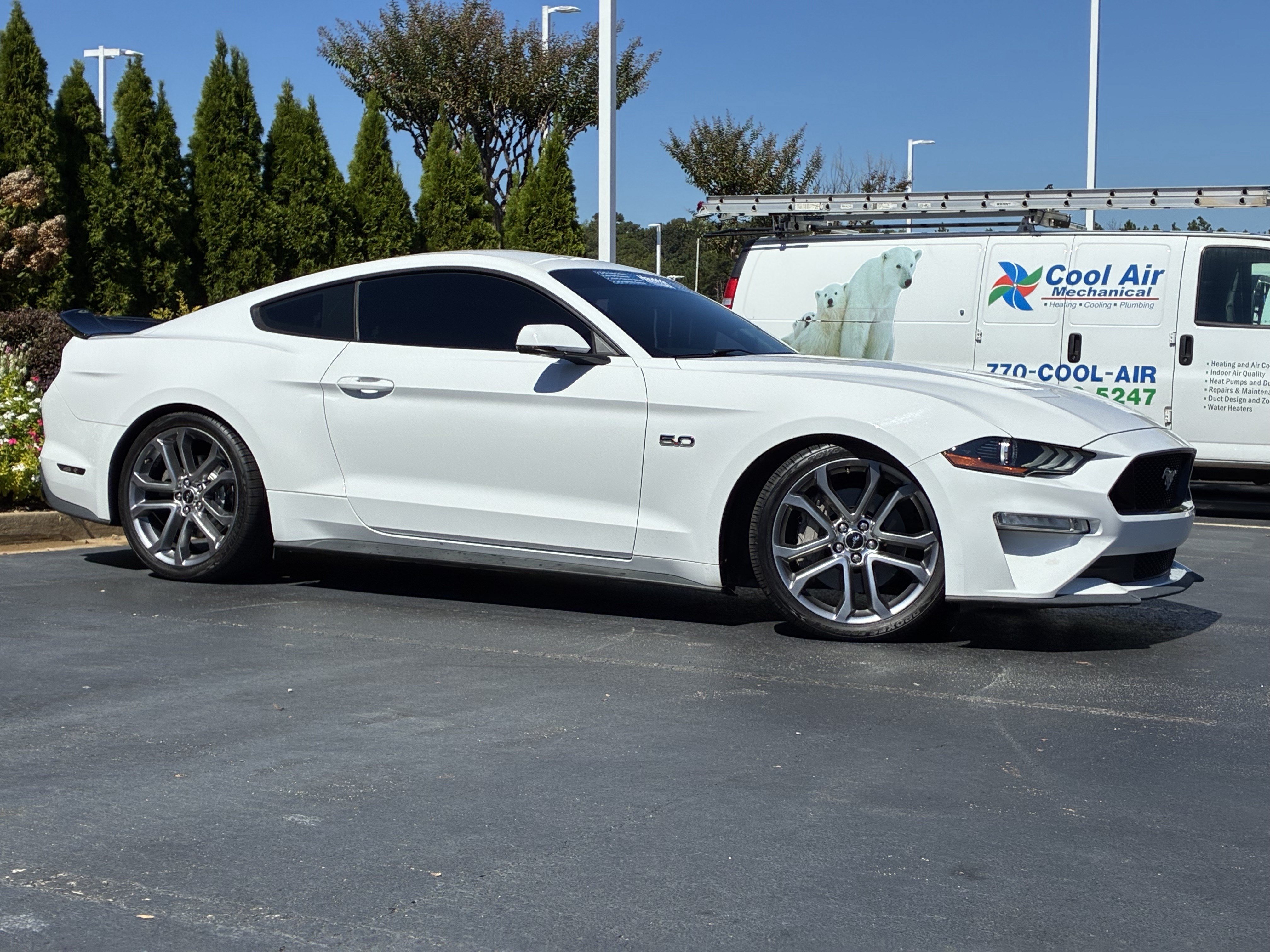 Used 2018 Ford Mustang GT Premium RWD image 3
