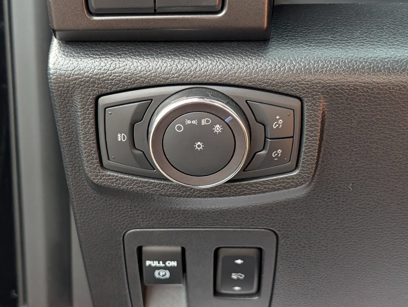 Used 2019 Ford Expedition Limited AWD/4WD image 14