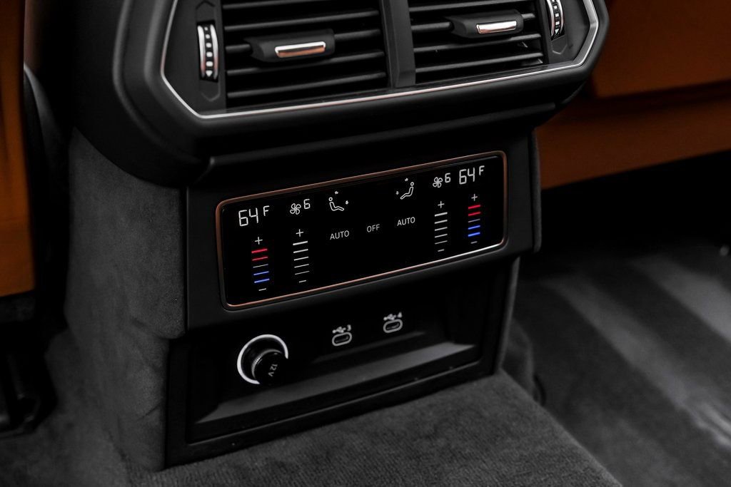 Used 2025 Lamborghini Urus SE image 42