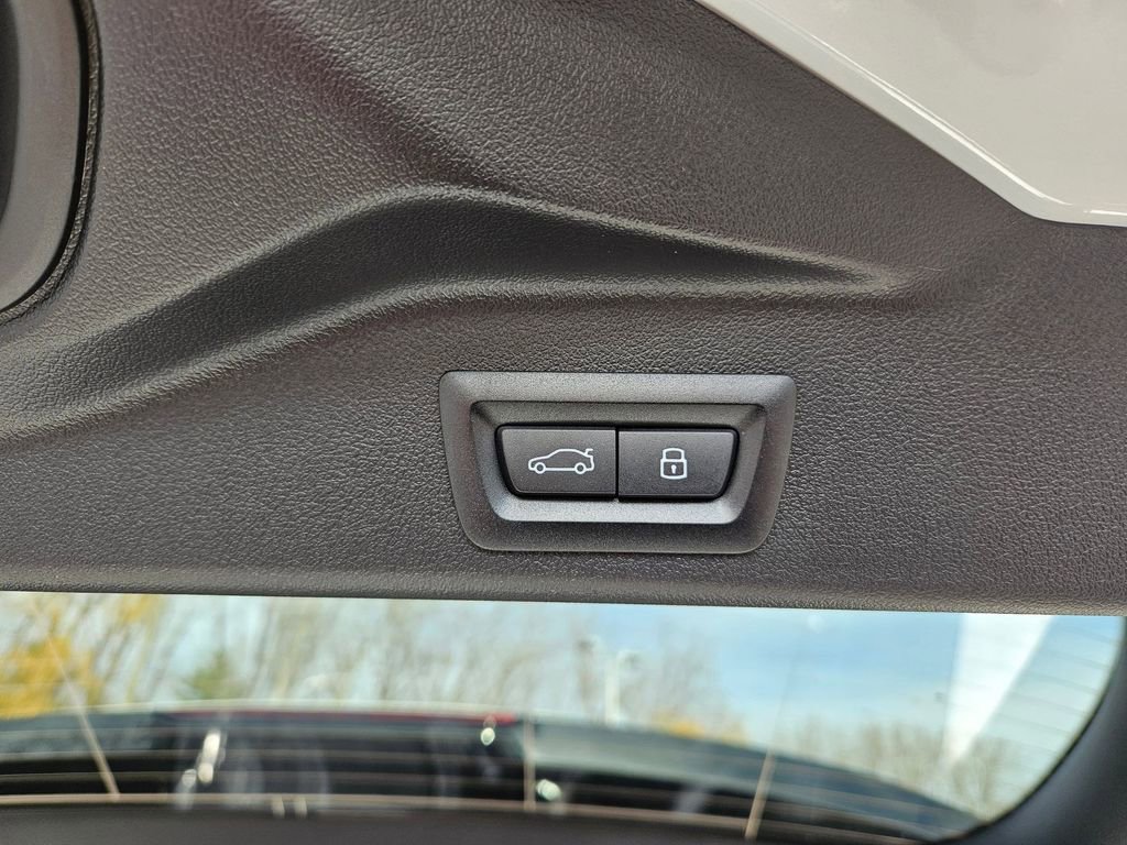 New 2026 BMW X5 xDrive50e image 25