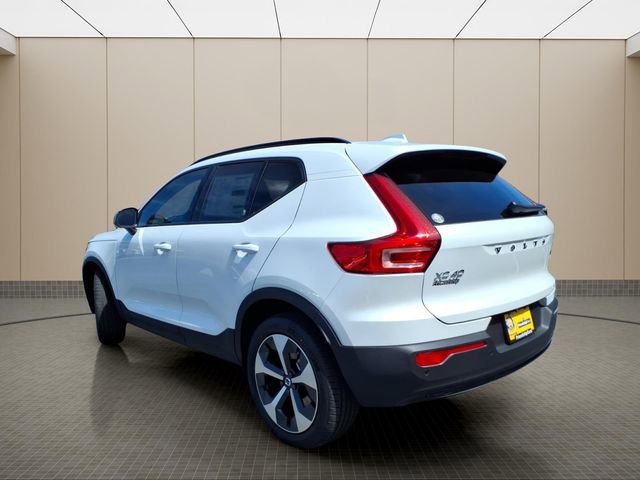 New 2026 Volvo XC40 B5 Core AWD/4WD image 7