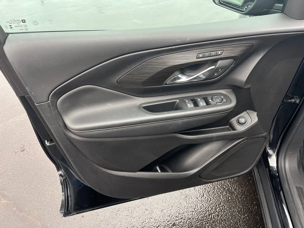 Used 2024 GMC Terrain SLT w/ Tech Package image 20