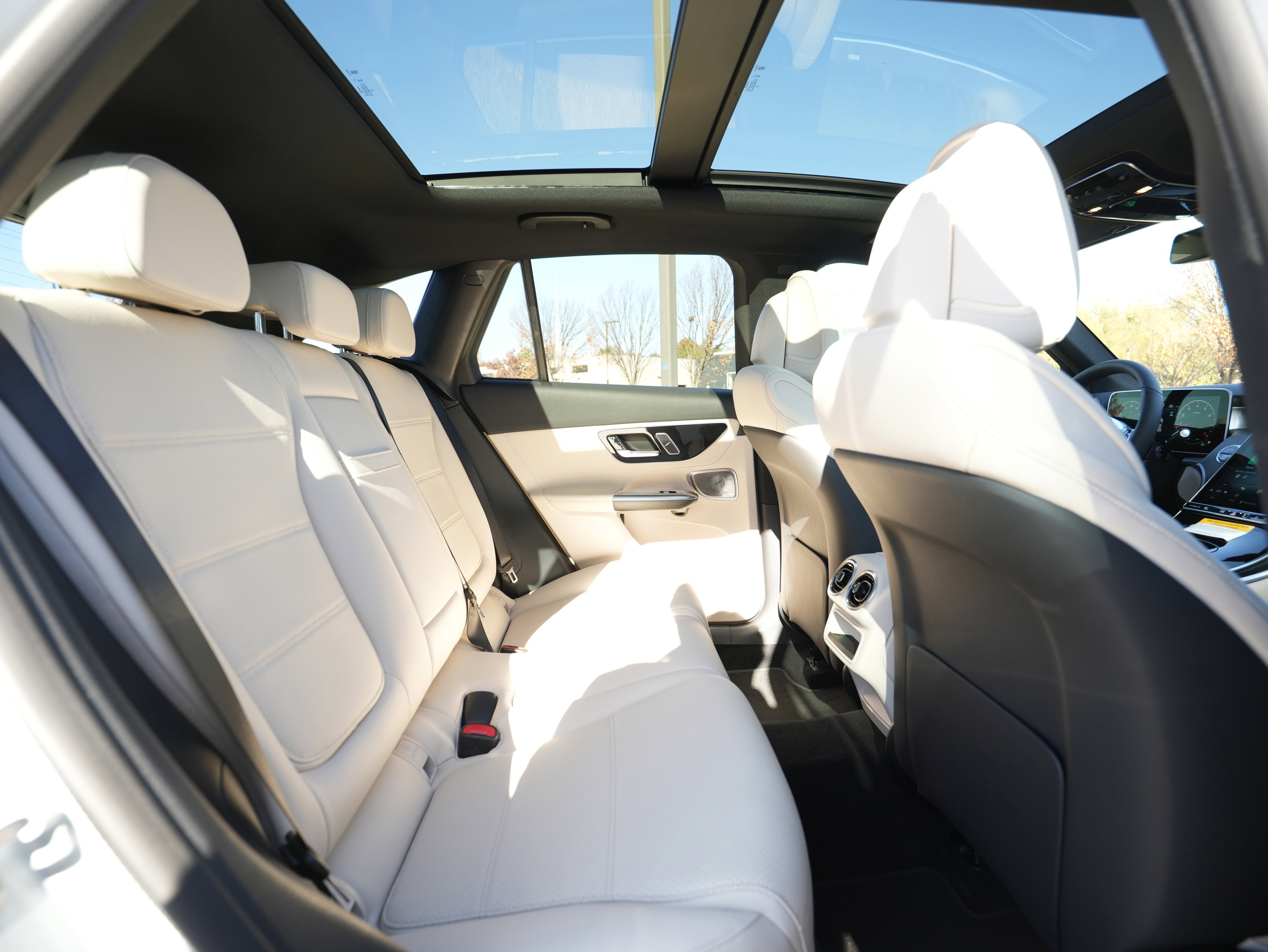 New 2026 Mercedes-Benz GLC 300 4MATIC image 38