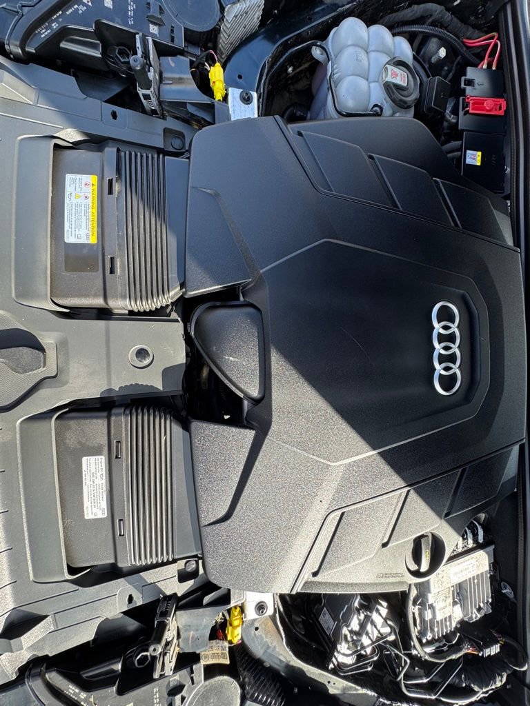Used 2024 Audi Q7 3.0T Premium Plus AWD/4WD image 33
