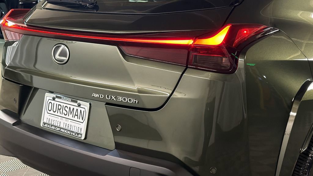 Certified 2025 Lexus UX 300h AWD w/ Accessory Package (Z1) image 9