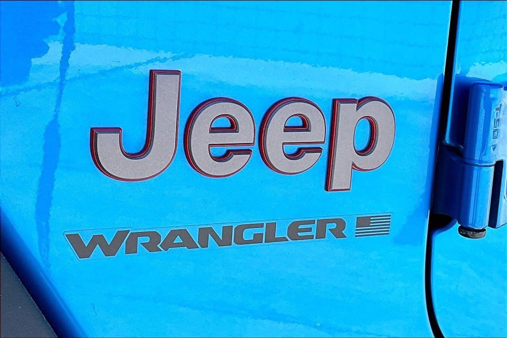 Certified 2025 Jeep Wrangler Unlimited Rubicon w/ Convenience Group AWD/4WD image 24