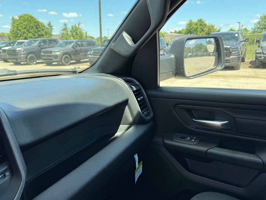 New 2026 RAM 1500 Express AWD/4WD image 22
