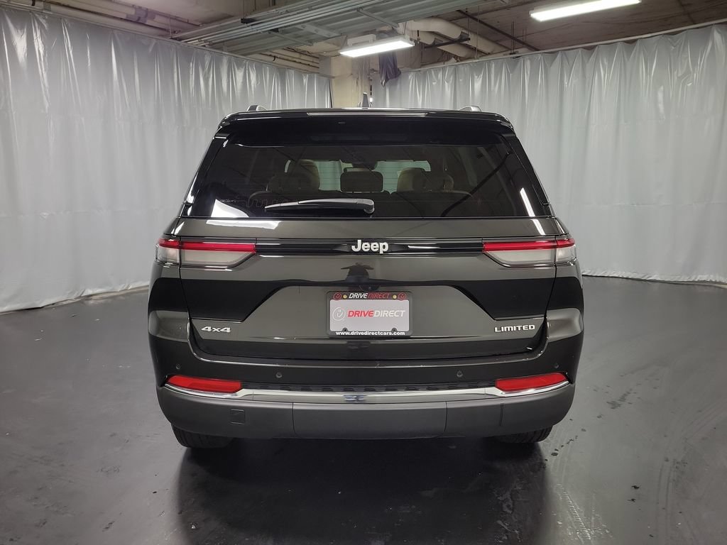 Used 2024 Jeep Grand Cherokee Limited AWD/4WD image 7