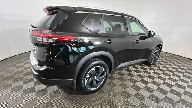 Used 2024 Nissan Rogue SV w/ SV Premium Package AWD/4WD image 2