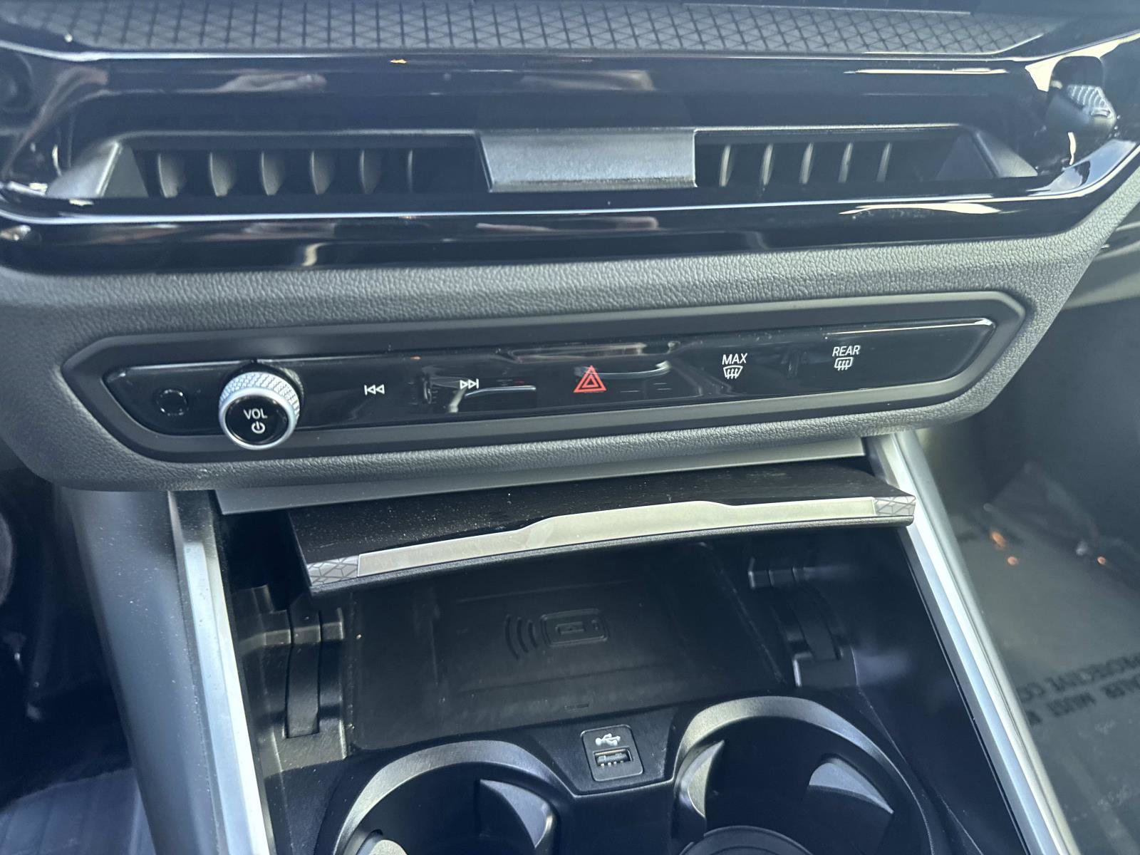 Certified 2025 BMW 330i Sedan image 23