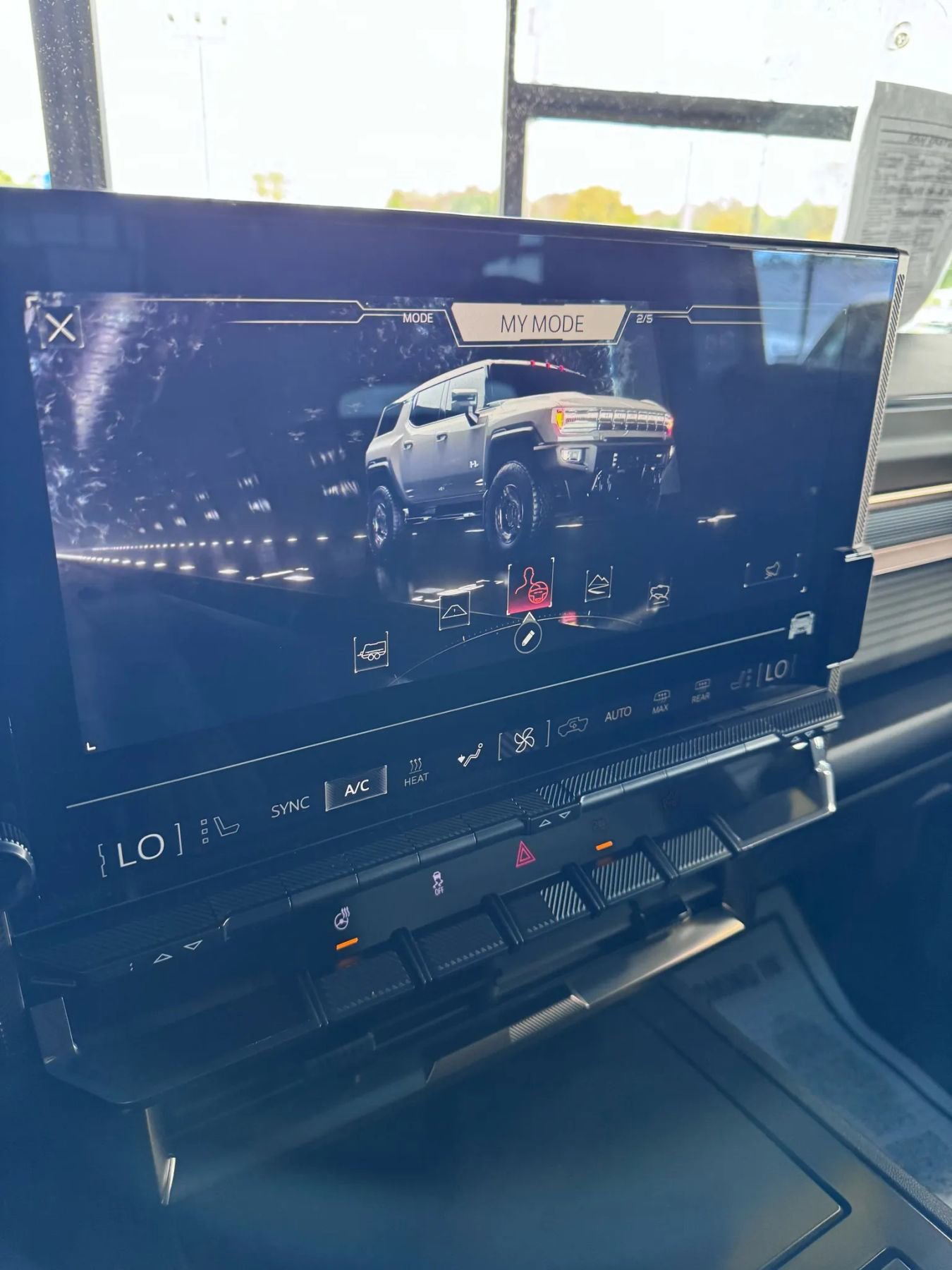 Used 2024 GMC Hummer EV 2X w/ LPO, Illumination Package image 41