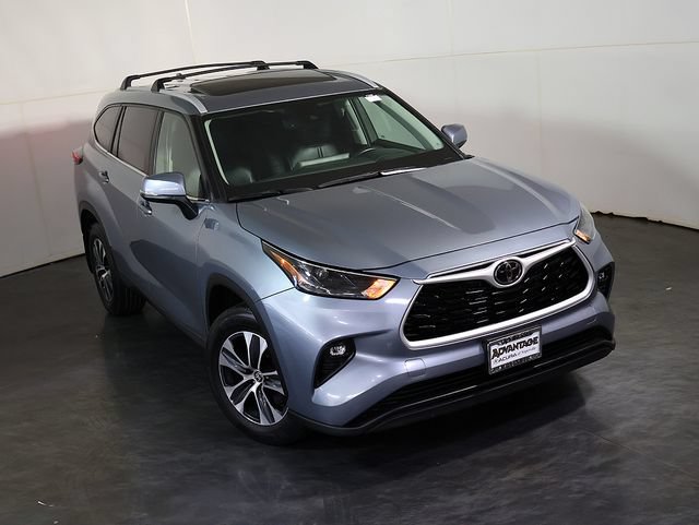 Used 2024 Toyota Highlander XLE AWD/4WD image 7
