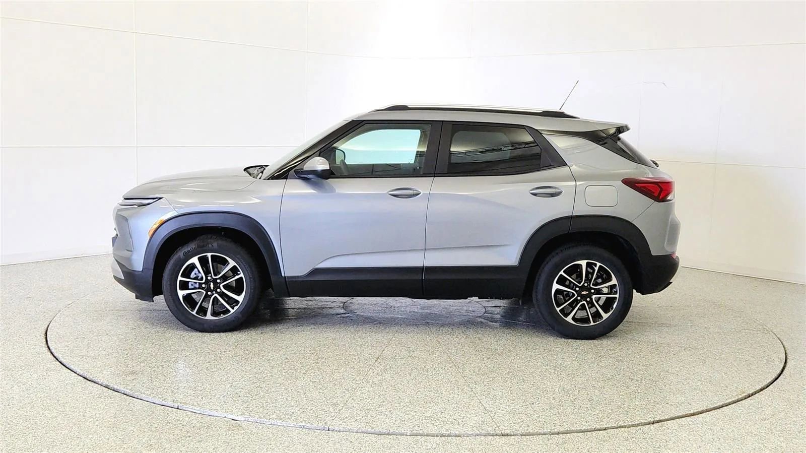 Used 2026 Chevrolet TrailBlazer LT FWD image 4