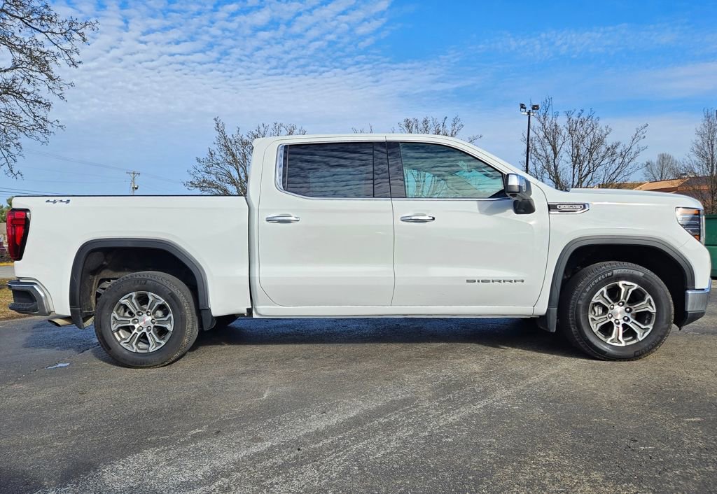 Used 2025 GMC Sierra 1500 SLT image 3