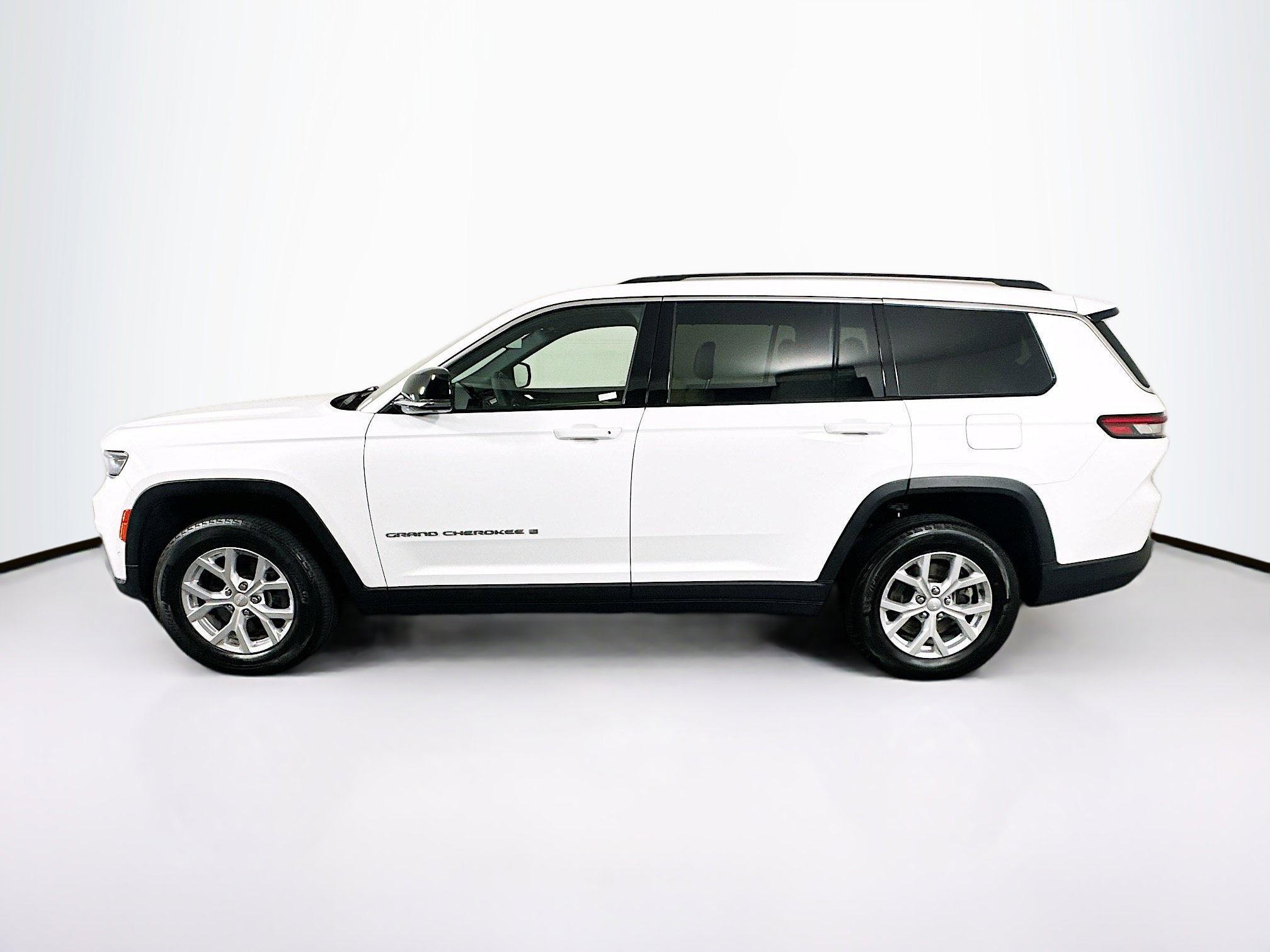 Used 2023 Jeep Grand Cherokee L Limited w/ Luxury Tech Group II AWD/4WD image 4
