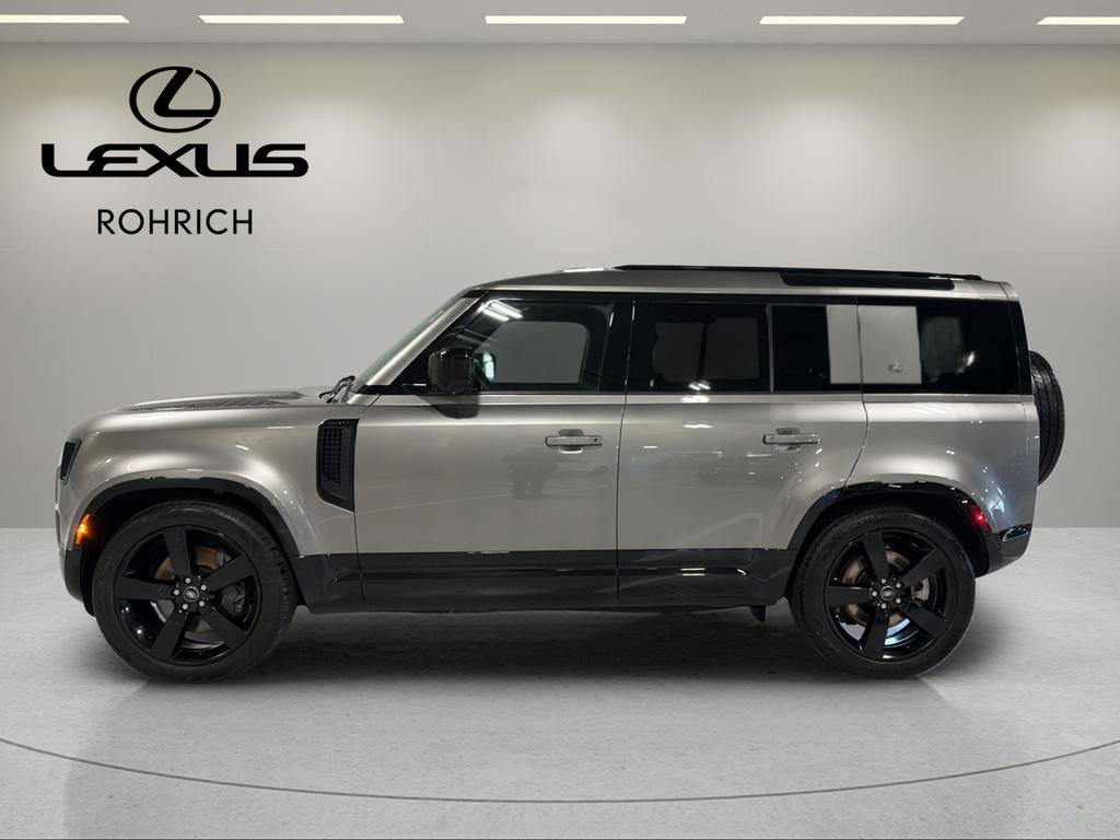 Used 2023 Land Rover Defender 110 X-Dynamic SE AWD/4WD image 9